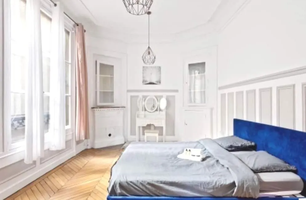 Appartement Haussmannien Saint Michel Notre Dame Paris Apartment