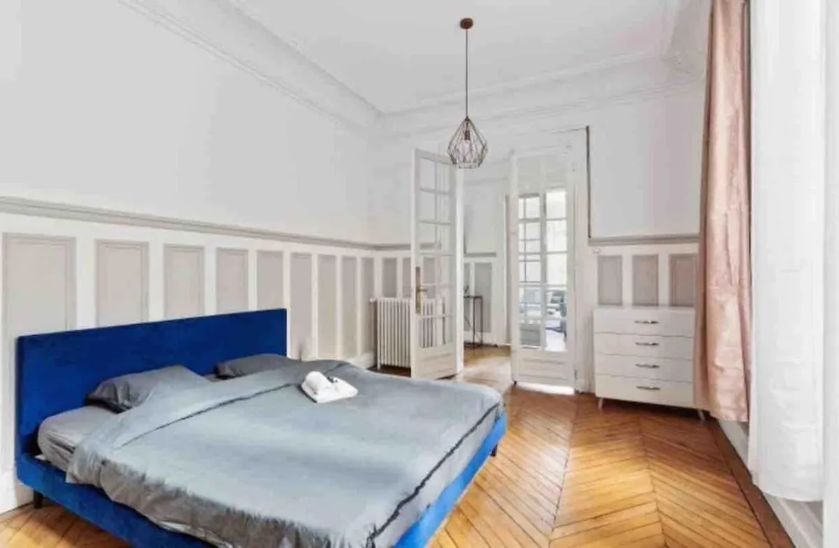 Appartement Haussmannien Saint Michel Notre Dame Paris France